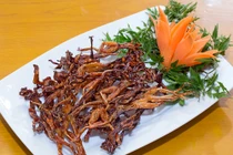 Độc lạ đặc sản “vũ nữ chân dài” ngon nức tiếng