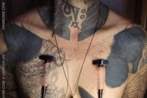 Phát hoảng với thú “đóng đinh” lên cơ thể 