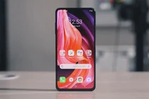 Smartphone “make in Vietnam” camera ẩn đầu tiên chụp ảnh nét căng