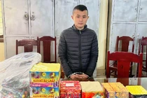 Dùng mạng xã hội mua 20 kg pháo nổ mang về bán Tết