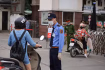 Covid-19: BV Bạch Mai thế nào trong ngày đầu "nội bất xuất, ngoại bất nhập"?