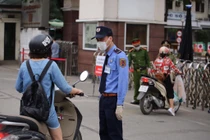 Covid-19: BV Bạch Mai thế nào trong ngày đầu "nội bất xuất, ngoại bất nhập"?