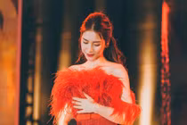 Hòa Minzy chủ động đóng phạt sau vụ lan truyền tin về dịch bệnh