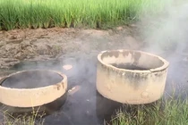 Video: Giếng nước nóng kỳ lạ chữa bệnh tại Quảng Ngãi
