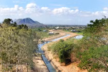 Dự báo thời tiết: Bắc Bộ mưa rào và dông, Trung Bộ nắng nóng