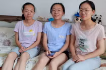 Chị em sinh ba trúng tuyển cùng trường đại học ở Trung Quốc