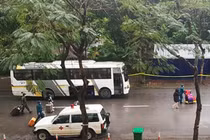 Hà Nội: Hàng chục xe buýt đưa người hoàn thành cách ly về gia đình