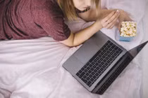 Cách xem phim với bạn bè trong những ngày bị cách ly bằng Netflix Party