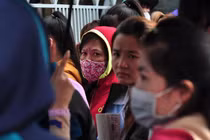 Thấp thỏm chờ thưởng Tết