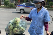 Rau thịt quá rẻ tự nấu ăn, mua dàn karaoke hát ở nhà