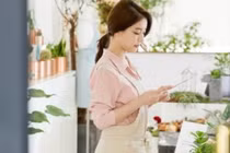 Chết đứng khi đọc được thông báo đáo hạn tiền tiết kiệm của chồng