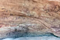 Bí ẩn về dấu tay trong "hang động của quái vật" giữa Sahara