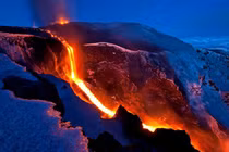 Chặn dòng dung nham ngọn núi lửa lớn nhất thế giới ở Hawaii