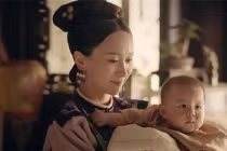 Nàng vào cung lúc 15 tuổi, ở bên Càn Long hơn 60 năm