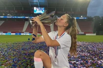 Vẻ đẹp ngọt ngào của nữ tiền đạo Jordyn Huitema