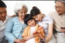 Từ chối phụng dưỡng bố mẹ chồng, tôi xấu hổ nhận mảnh giấy này