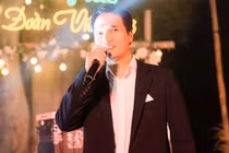 Lệ Rơi nói gì khi bị đồn chạy show giáp Tết với cát-xê khủng