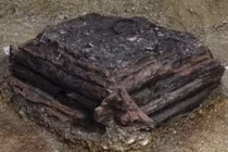 Tìm thấy giếng gỗ 3.000 năm chứa nhiều “kho báu”