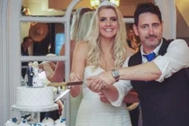 Được cứu mạng nhờ thấy nốt ruồi dưới ngực trong bức ảnh cũ