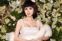 Hot girl Tâm Tít chuộng diện những chiếc váy ôm khéo tôn vóc dáng