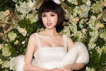 Hot girl Tâm Tít chuộng diện những chiếc váy ôm khéo tôn vóc dáng