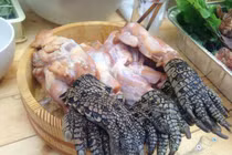 Kinh dị món súp chân cá sấu Singapore được người bản địa vô cùng yêu thích