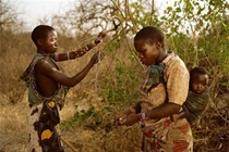 Bộ tộc kỳ lạ, thích “ăn cơm trước kẻng”, sống quần hôn