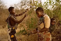 Bộ tộc kỳ lạ, thích “ăn cơm trước kẻng”, sống quần hôn