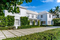 Bên trong biệt thự ven biển của gia đình cựu Tổng thống Donald Trump