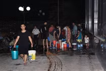 Triệu dân Hà Nội sống trong nỗi ám ảnh tồi tệ vì thiếu nước