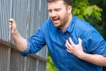 4 căn bệnh gây đau tức ngực cần phải cảnh giác