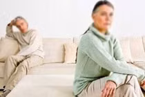 Người phụ nữ 63 tuổi muốn ly hôn nhưng bị con cái cấm cản