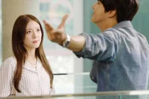 Tôi vừa thăng chức, cậu đồng nghiệp đưa tờ giấy kèm đề nghị sốc