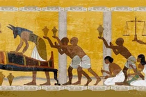 Vì sao tu sĩ Ai Cập thực hiện ướp xác lại đeo mặt nạ?