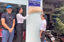 Sau ồn ào sao kê, ca sĩ Thủy Tiên tiếp tục làm từ thiện