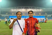 Cha của Dụng Quang Nho: "Tôi nhớ mọi dấu mốc từ khi con chơi bóng"