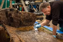 Hoảng hồn quan tài 4.000 năm xuất hiện giữa ao trong sân gôn