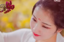 Nữ nhân sinh tháng âm lịch này đến Rằm tháng 8 nhận tin vui