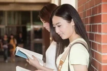 Khi phụ nữ muốn "vượt rào", cô ấy sẽ phát ra tín hiệu này