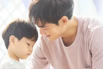 Đến nhà bạn trai, tôi sửng sốt biết anh đang chăm 2 đứa nhỏ