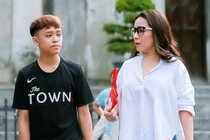 Quản lý nói gì chuyện giữ cát-xê của Hồ Văn Cường vài năm qua?