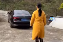 Con rể không vào nhà bố vợ suốt 8 năm 