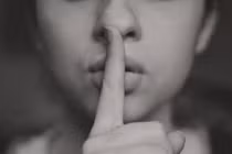 Phụ nữ thông minh biết cách im lặng đúng lúc, đàn ông vừa nể vừa yêu