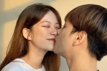 Trào lưu khoe giấy đăng ký kết hôn của sao Việt