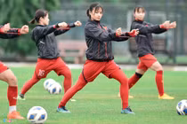 Hoàng Thị Loan lọt top 10 cầu thủ xinh nhất châu Á