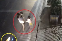 Video: Tranh cãi cảnh mẹ bế con nhỏ bị xe máy tông trúng