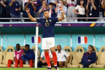 Pháp 3-1 Ba Lan: "Gà trống Gaulois" bay cao nhờ đôi chân Mbappe