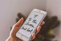 5 điều quan trọng cần làm nếu người yêu cũ bất chợt nhắn tin 