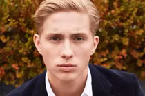 Hoàng tử Hy Lạp 21 tuổi đẹp trai, 6 múi, kế vị ngai vàng tương lai