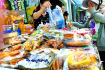 "Bánh nội địa" nhập hay hàng lậu kém chất lượng?